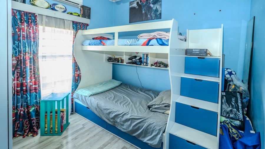 4 Bedroom Property for Sale in De Oude Spruit Western Cape